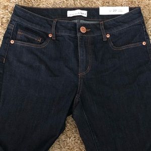 Dark wash curvy skinny jean NWT